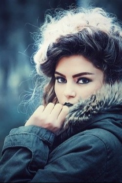 WOMAN